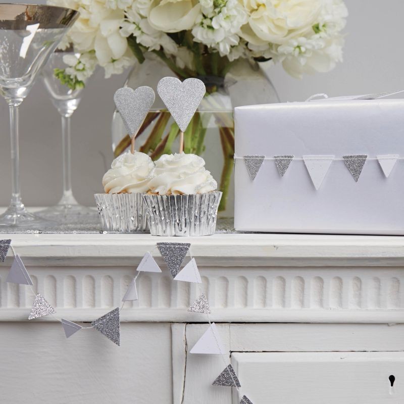 Mini Bunting Prata e Branco